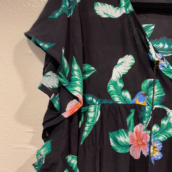 Old Navy top. XXL - Picture 4 of 7